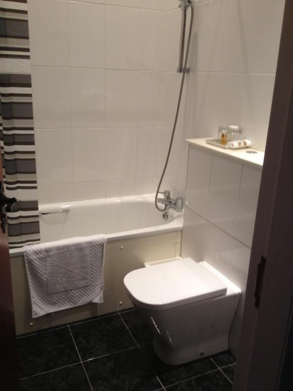 The Retreat Castle Bed & Breakfast Bonnyrigg Ruang foto