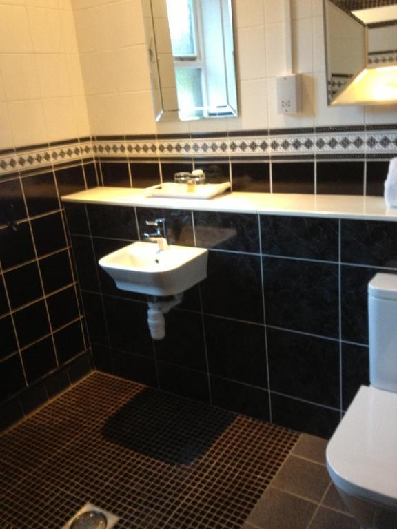 The Retreat Castle Bed & Breakfast Bonnyrigg Ruang foto