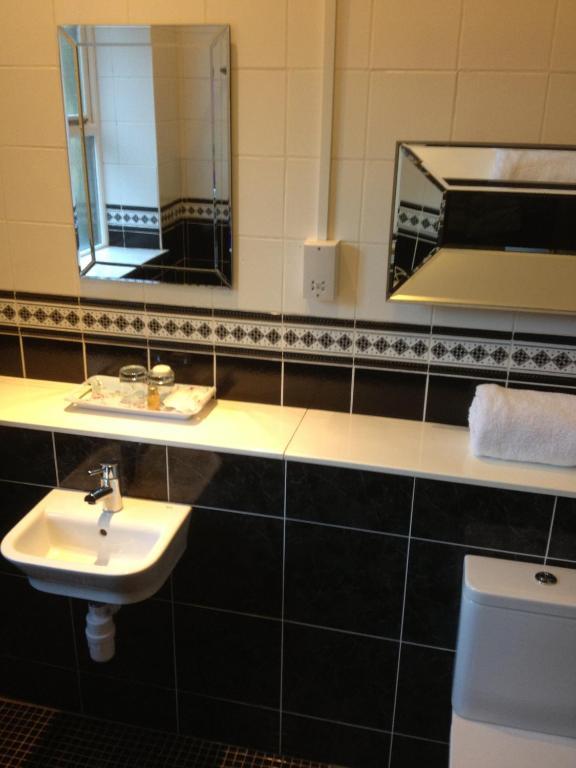 The Retreat Castle Bed & Breakfast Bonnyrigg Ruang foto