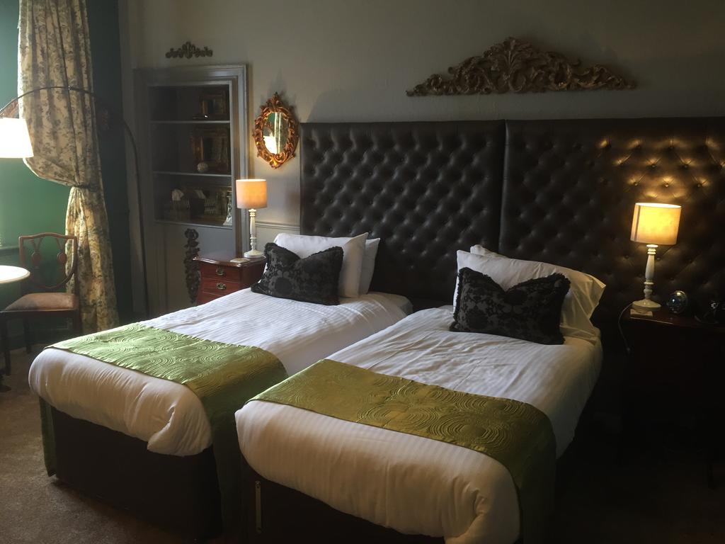 The Retreat Castle Bed & Breakfast Bonnyrigg Bagian luar foto
