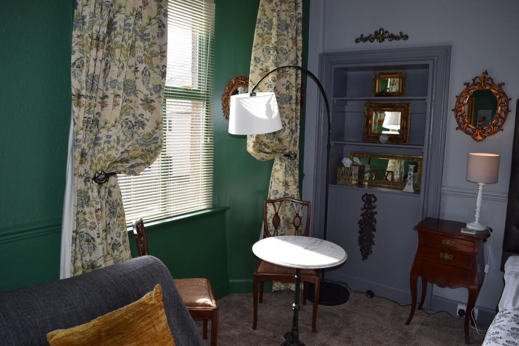 The Retreat Castle Bed & Breakfast Bonnyrigg Bagian luar foto