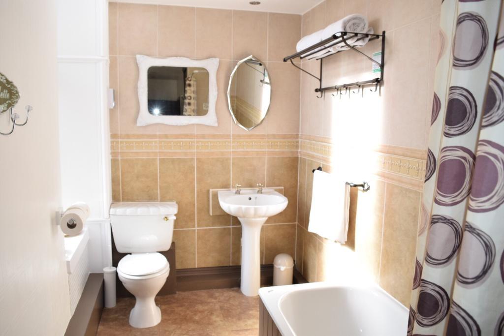 The Retreat Castle Bed & Breakfast Bonnyrigg Bagian luar foto