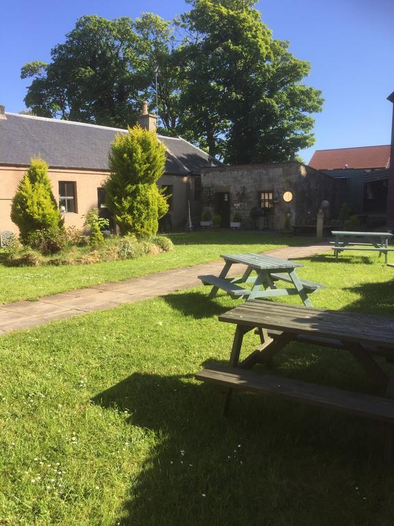 The Retreat Castle Bed & Breakfast Bonnyrigg Bagian luar foto