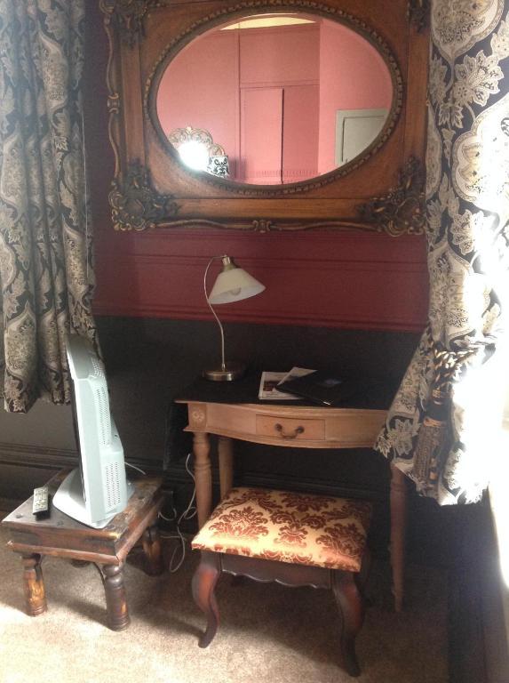 The Retreat Castle Bed & Breakfast Bonnyrigg Bagian luar foto